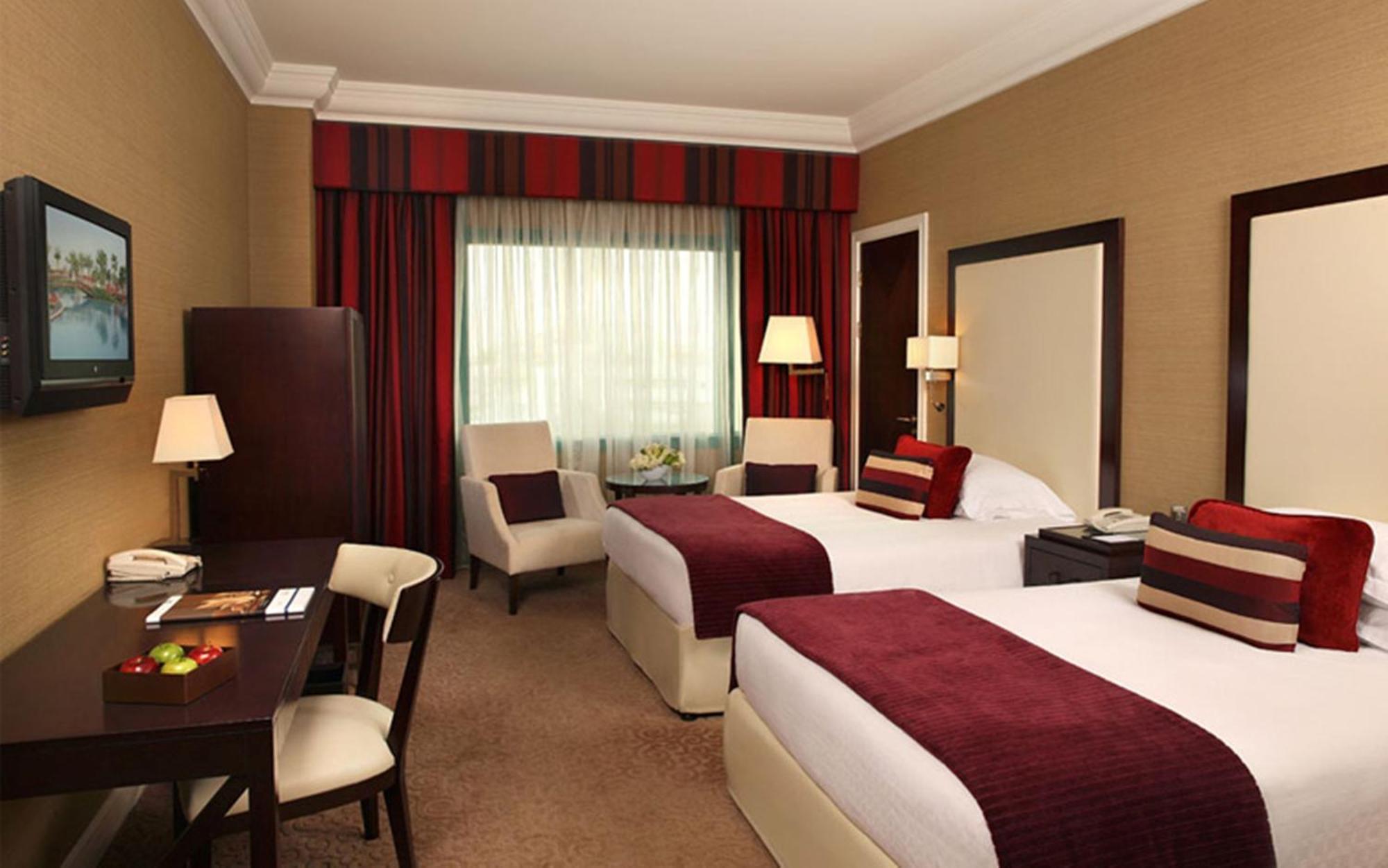 فندق موفنبيك جراند البستان دبي المظهر الخارجي الصورة A room at the hotel