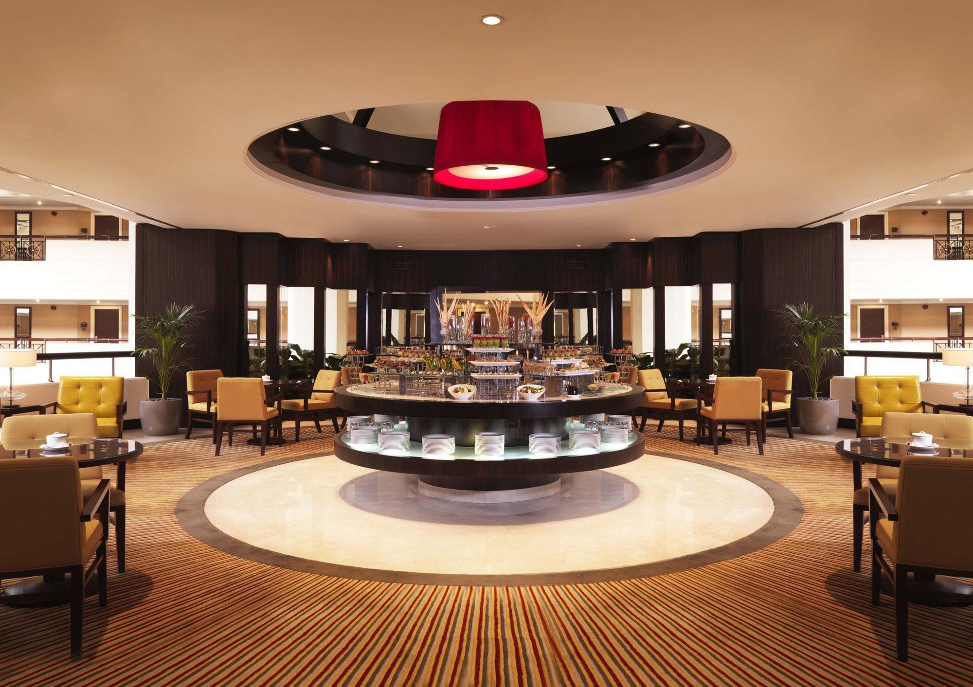 فندق فندق موفنبيك جراند البستان دبي المطعم الصورة
